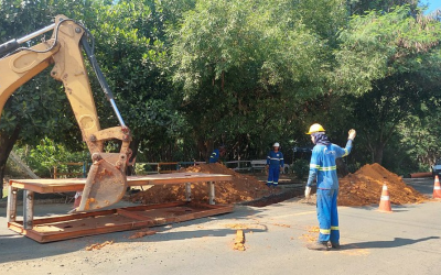 DAE conclui interligação em trecho da obra de saneamento da Gruta Dainese